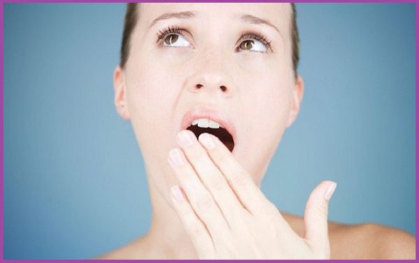 Dán răng sứ kém chất lượng gây hôi miệng