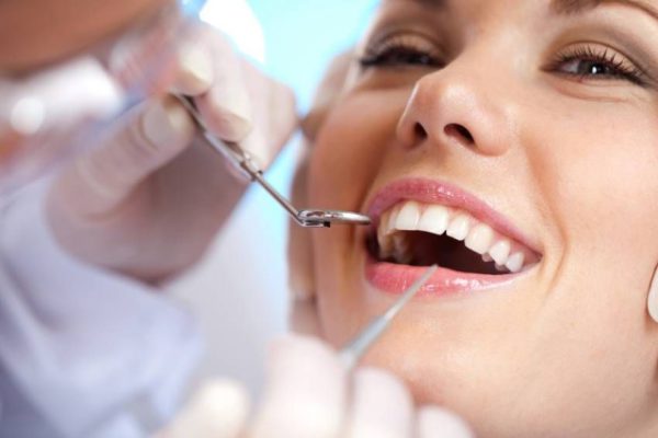 trồng răng implant có chụp mri được không?