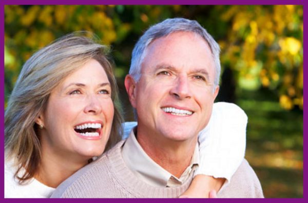 làm răng implant rất thích hợp với người cao tuổi nếu họ đảm bảo đủ điều kiện cấy ghép