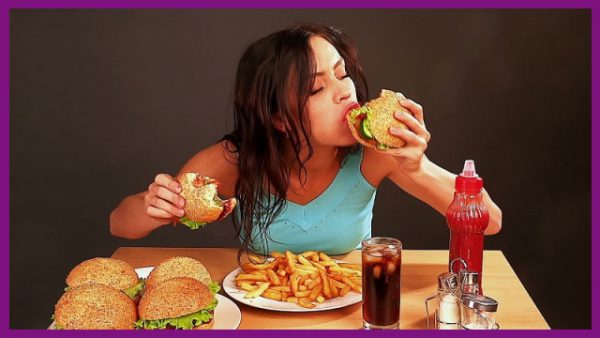 tiêu thụ thức ăn chứa nhiều đường là nguyên nhân gây mất răng