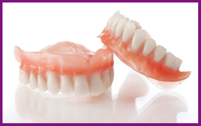 hàm giả tháo lắp được chế tác giống y hàm thật, có tác dụng che lấp khoảng răng bị mất