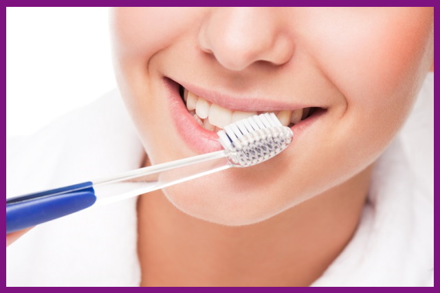 với răng sau lấy tủy viêm cần chăm sóc răng miệng kỹ lưỡng hơn bình thường