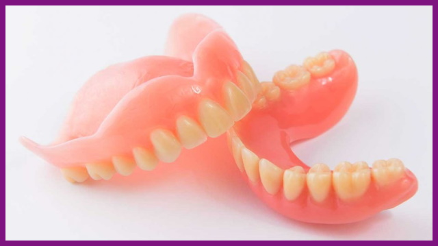 hàm giả tháo lắp chỉ che lấp khoảng trống mất răng, không có tác dụng trong việc ngăn chặn hiện tượng tiêu xương