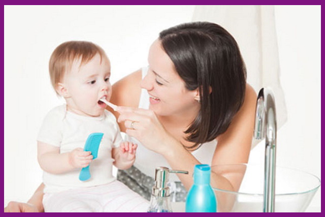 dạy trẻ cách vệ sinh răng miệng hàng ngày sẽ bảo vệ được sức khỏe răng miệng