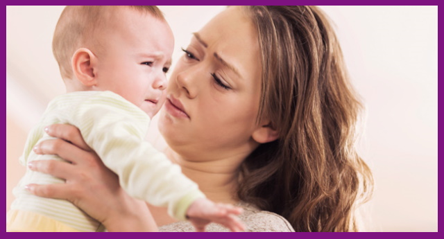 bé 6 tháng mọc răng sẽ thường xuyên khiến bố mẹ phải lo lắng vì quấy khóc thường xuyên