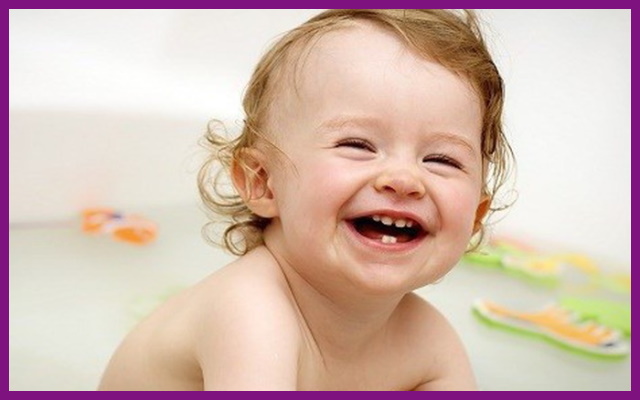 thời gian để hoàn tất quá trình mọc răng sữa ở bé có thể kéo dài vài năm