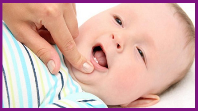 bé mọc răng sớm hay muộn là do nhiều yếu tố khác nhau ảnh hưởng