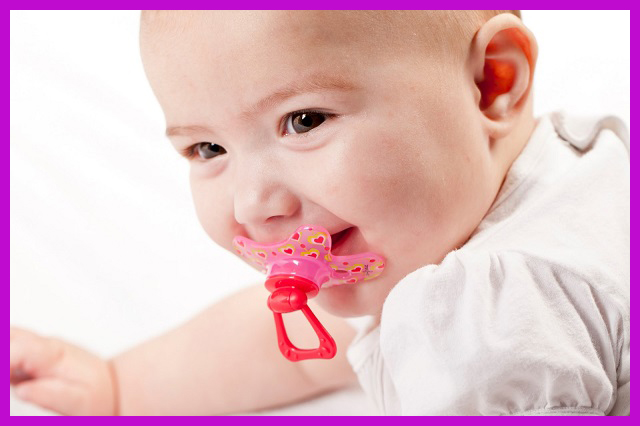 dấu hiệu mọc răng ở trẻ sơ sinh ra sao