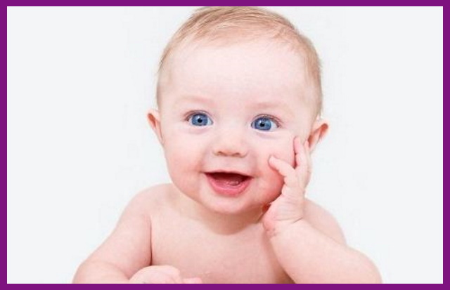 giai đoạn mọc răng của bé cần được bố mẹ chăm sóc kỹ lưỡng để không ảnh hưởng về sau