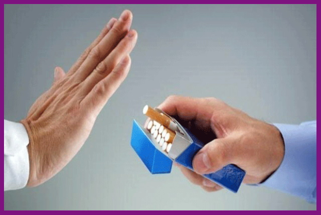 cần loại bỏ các thói quen xấu như hút thuốc lá để bảo vệ lớp men răng