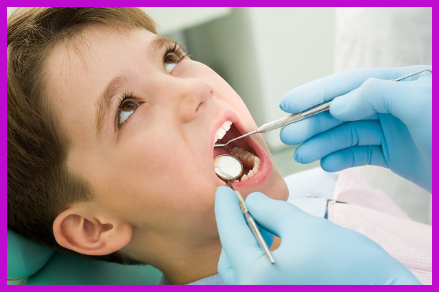 trẻ bị viêm lợi khi mọc răng