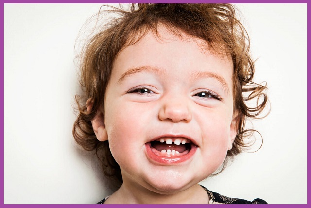 trẻ em mọc răng bình thường