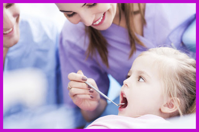 trẻ em mọc răng lẻ ảnh hưởng gì không