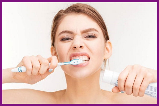 vệ sinh răng miệng kém là nguyên nhân chủ yếu gây bệnh nha chu